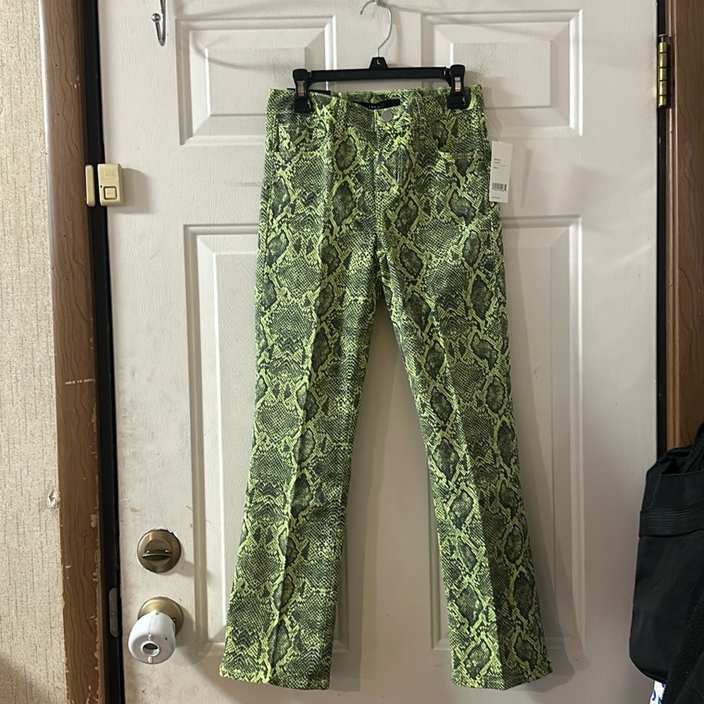 J BRAND SELENA MID RISE CROP BOOT JEAN: LIME BOA: NEW WITH TAGS: SIZE 25